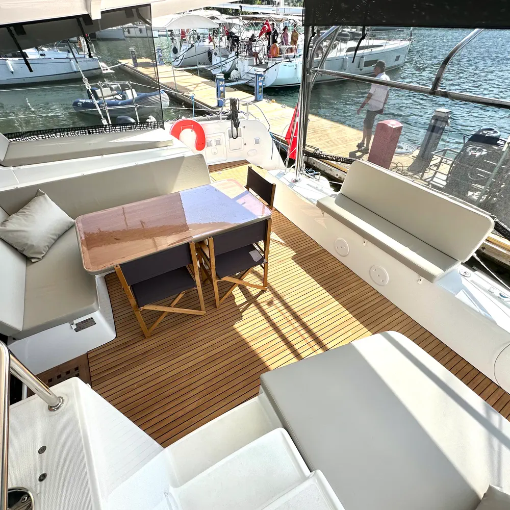 Sail Electra 28