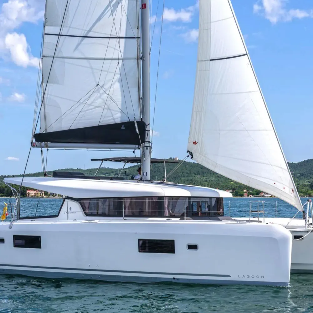 https://dsmkaagprkqin.cloudfront.net/images/lagoon/catamaran/lagoon-42/5103691242201081-1746631181786767726-stella-1000x1000.webp