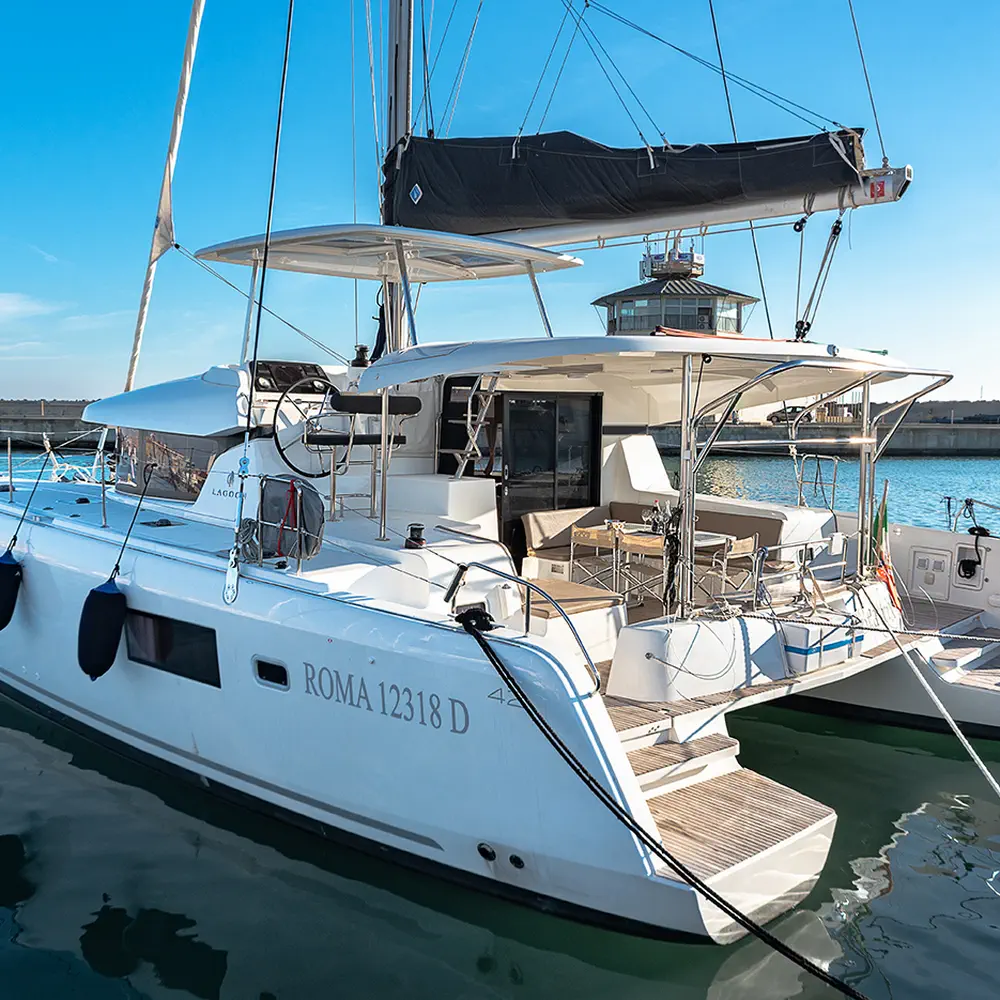 https://dsmkaagprkqin.cloudfront.net/images/lagoon/catamaran/lagoon-42/6154669880000100859-1746625965151655217-beatrix-1000x1000.webp