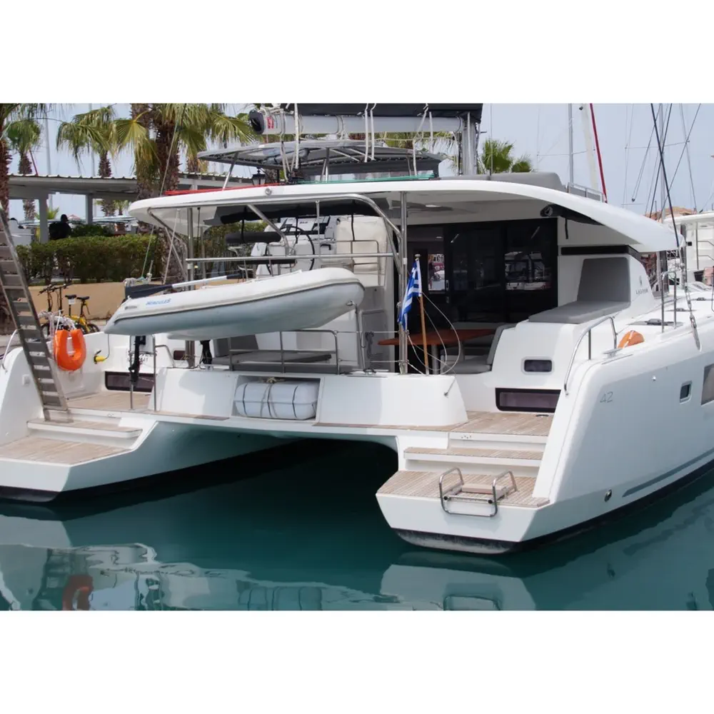https://dsmkaagprkqin.cloudfront.net/images/lagoon/catamaran/lagoon-42/6165923750000102701-1746629531359836472-lagoon42-1-1000x1000.webp