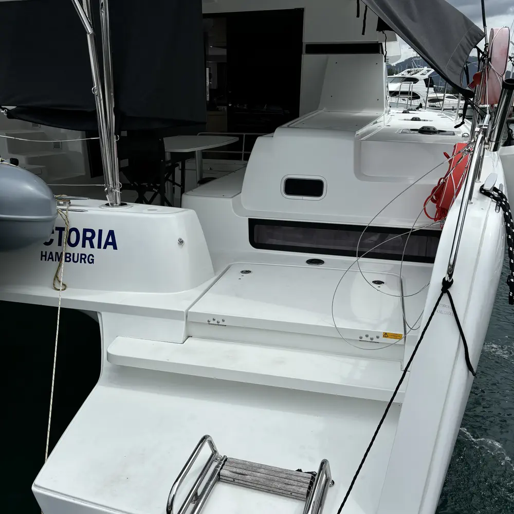 Victoria 8