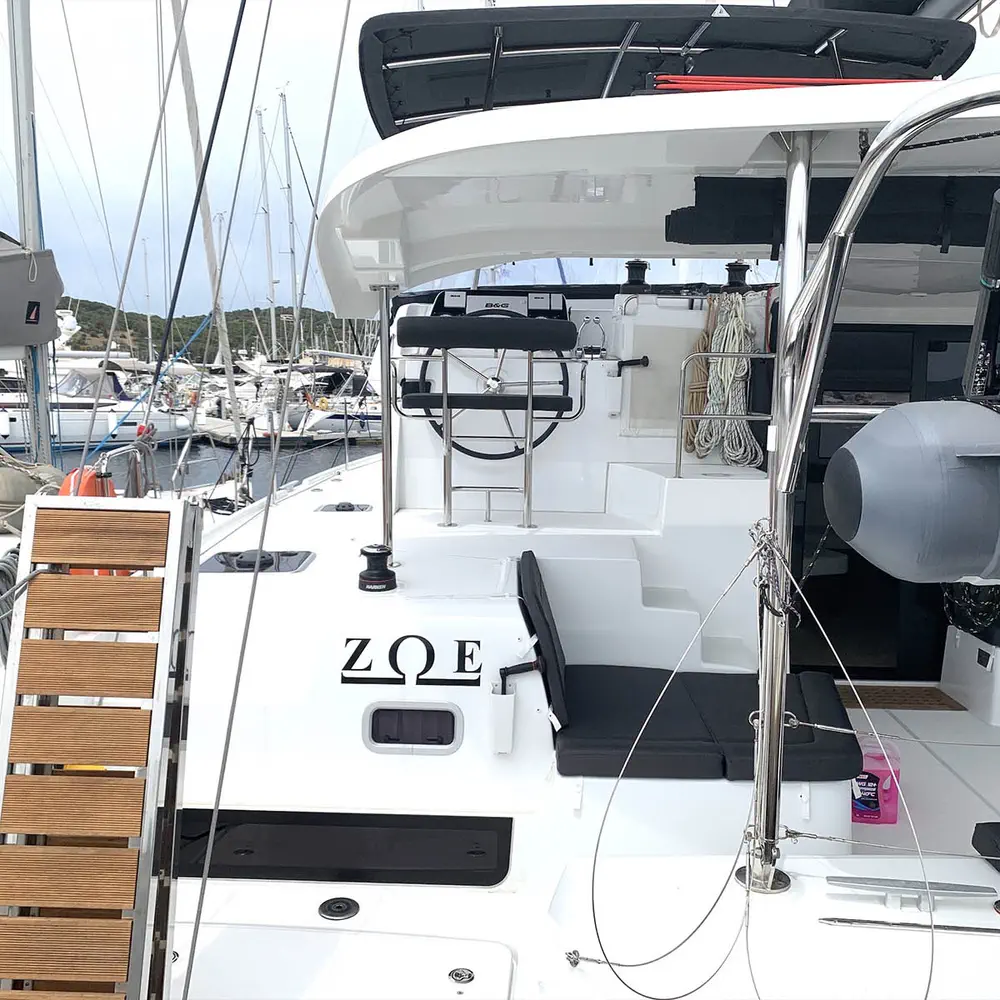 Zoe 18