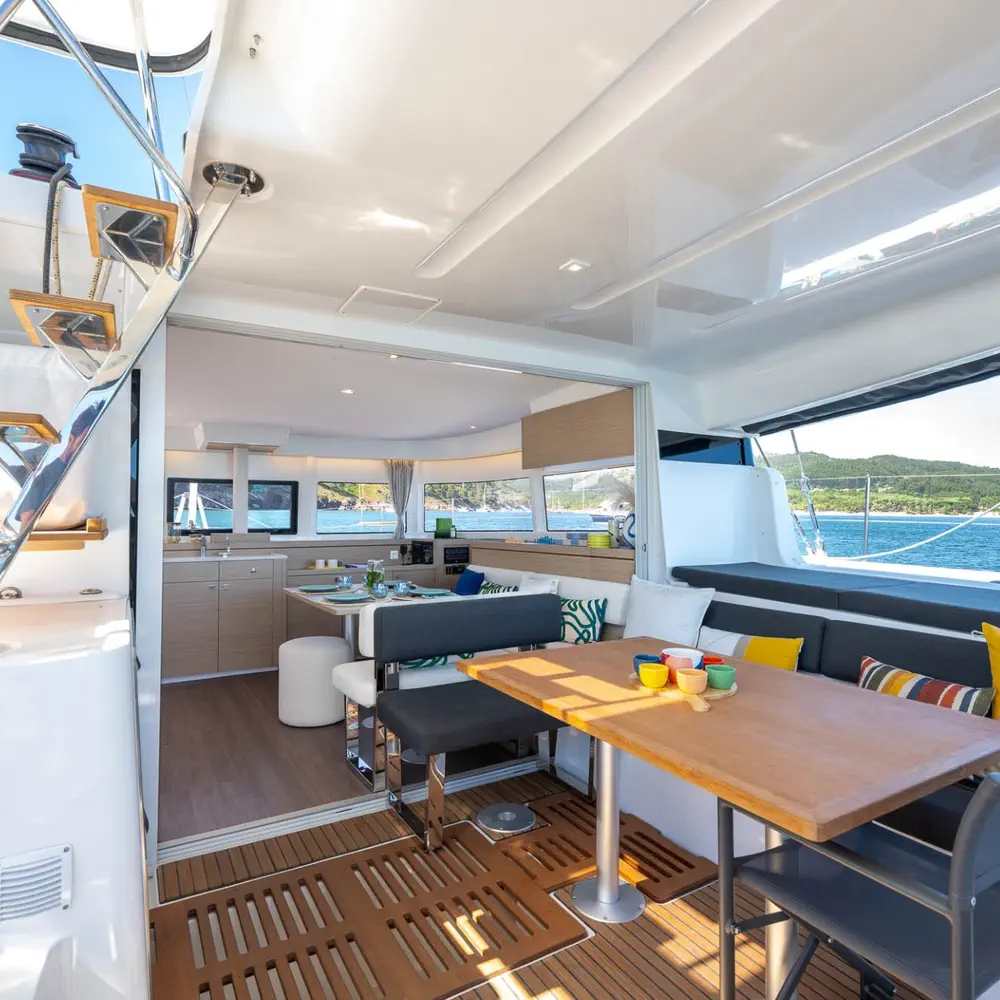 Anassa 30