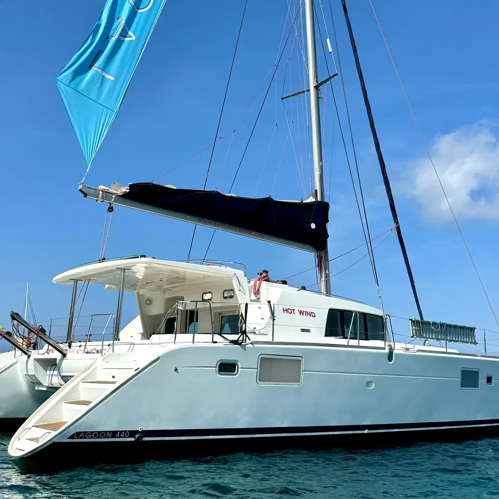 Main image of catamaran, Lagoon 440 Hot Wind