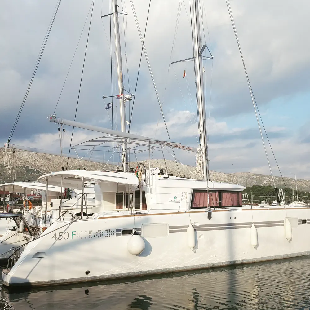 Main image of catamaran, Lagoon 450 Fly BRIGHT MOON 