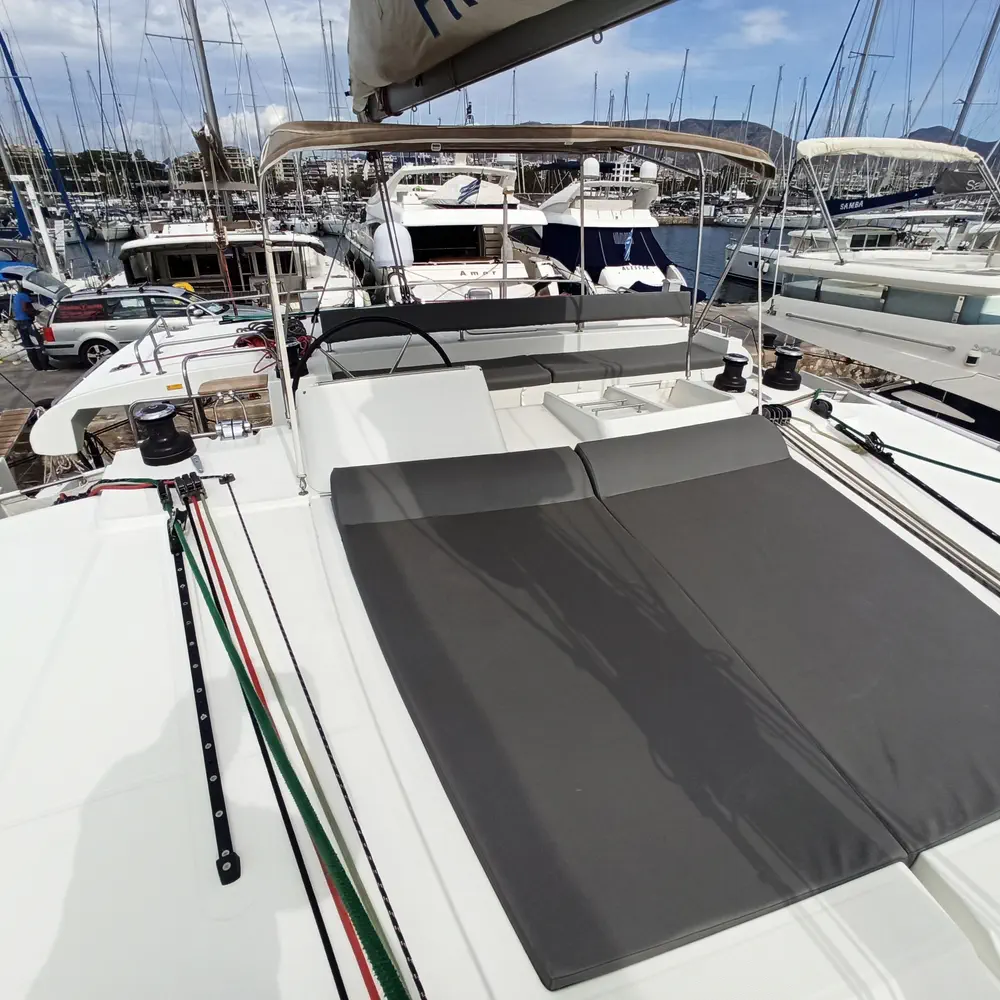 AMELIA (A/C, Generator, Watermaker) 12