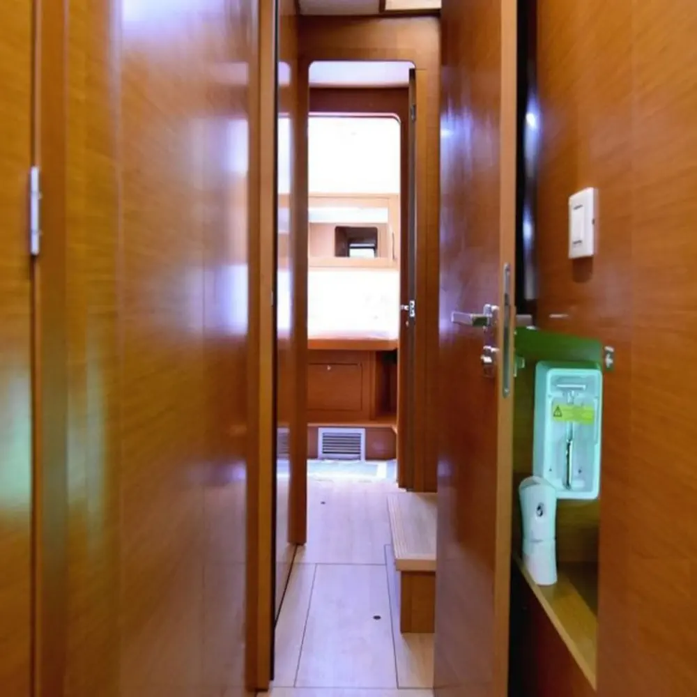 Omiros II 18