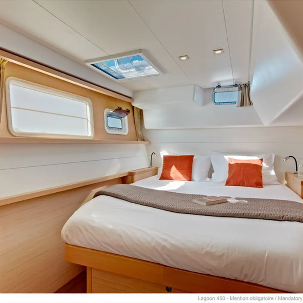 Baccarat - (A/C - Generator - Refit 2021) 10