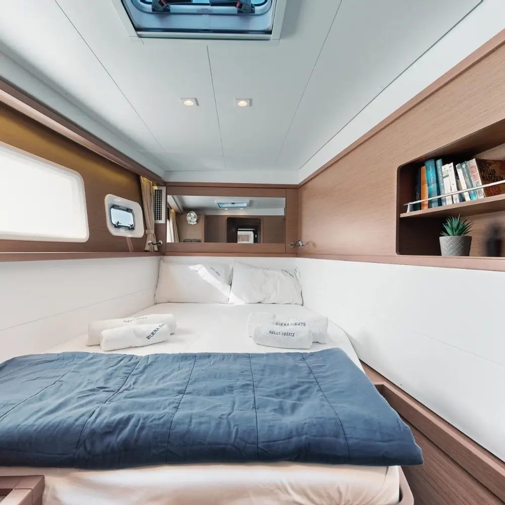 BUENA SUERTE (VIP EQUIPPED, Generator, Air-condition, Watermaker, Teak cockpit, Wine Cooler, Bowthruster, Full enclosure large bimini, electric oven, 4-heater gas stove, 2 SUP, Wifi) Refit 2024 *Skippered only* 20