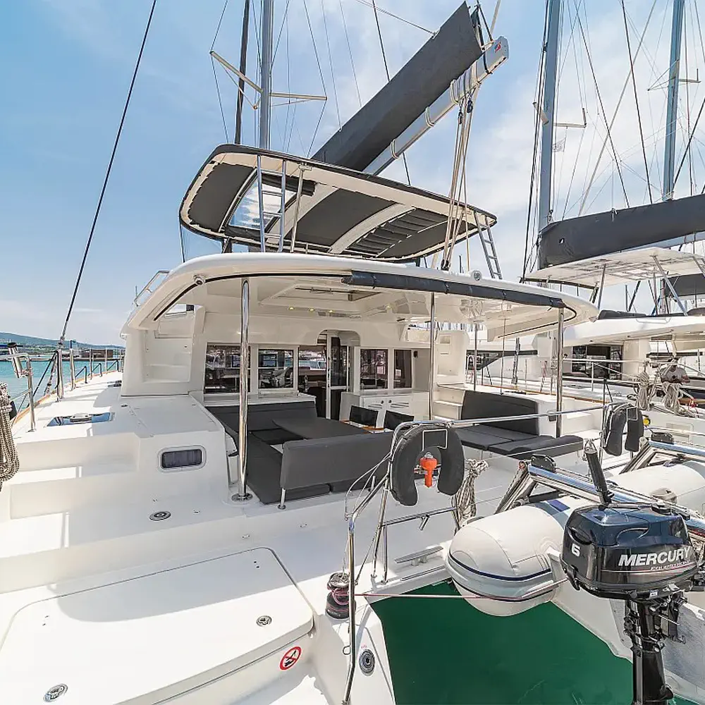 BUENA SUERTE (VIP EQUIPPED, Generator, Air-condition, Watermaker, Teak cockpit, Wine Cooler, Bowthruster, Full enclosure large bimini, electric oven, 4-heater gas stove, 2 SUP, Wifi) Refit 2024 *Skippered only* 26