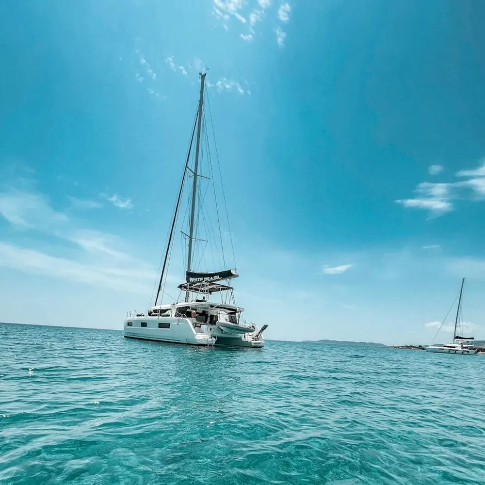 WHITE PEARL (generator, air condition, water maker, 2 SUP free of charge) *Skippered only* 3