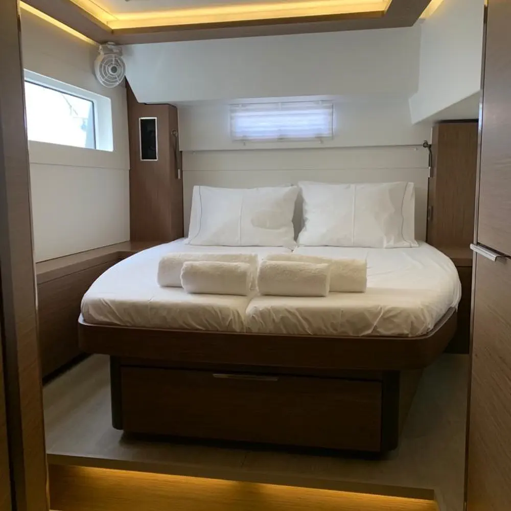WHITE PEARL (generator, air condition, water maker, 2 SUP free of charge) *Skippered only* 14