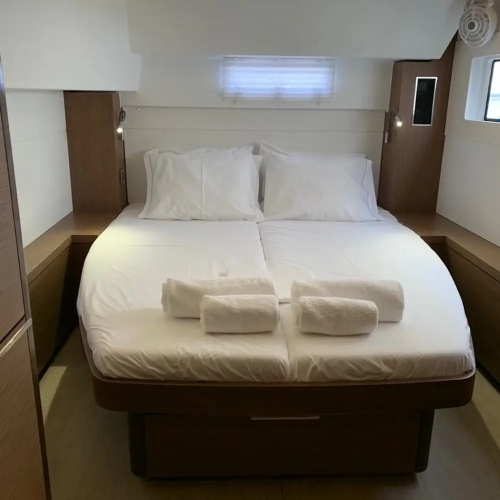 WHITE PEARL (generator, air condition, water maker, 2 SUP free of charge) *Skippered only* 18