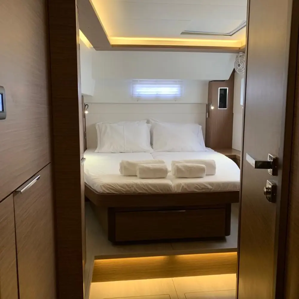 WHITE PEARL (generator, air condition, water maker, 2 SUP free of charge) *Skippered only* 26