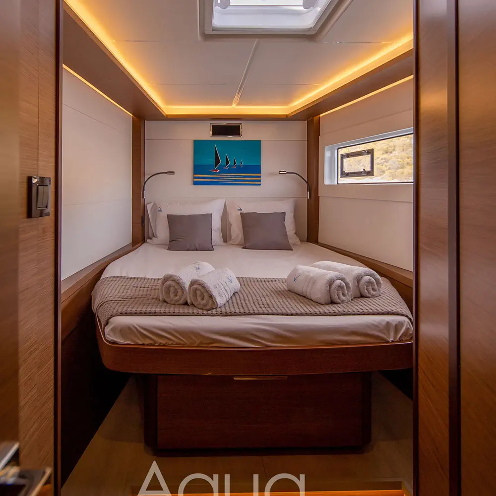 AQUA VITAE (generator, air condition, watermaker, 2 SUP free of charge, underwater lights) *Skippered only* 7