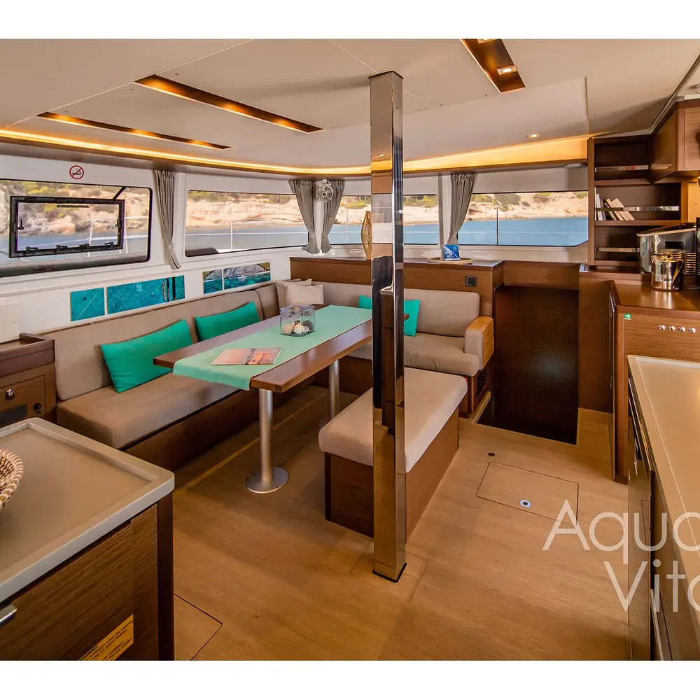 AQUA VITAE (generator, air condition, watermaker, 2 SUP free of charge, underwater lights) *Skippered only* 8