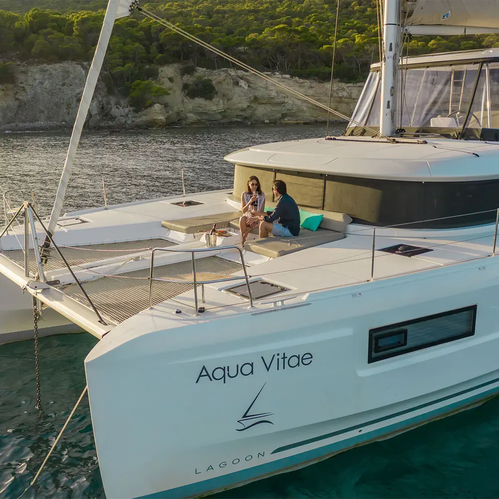 AQUA VITAE (generator, air condition, watermaker, 2 SUP free of charge, underwater lights) *Skippered only* 11
