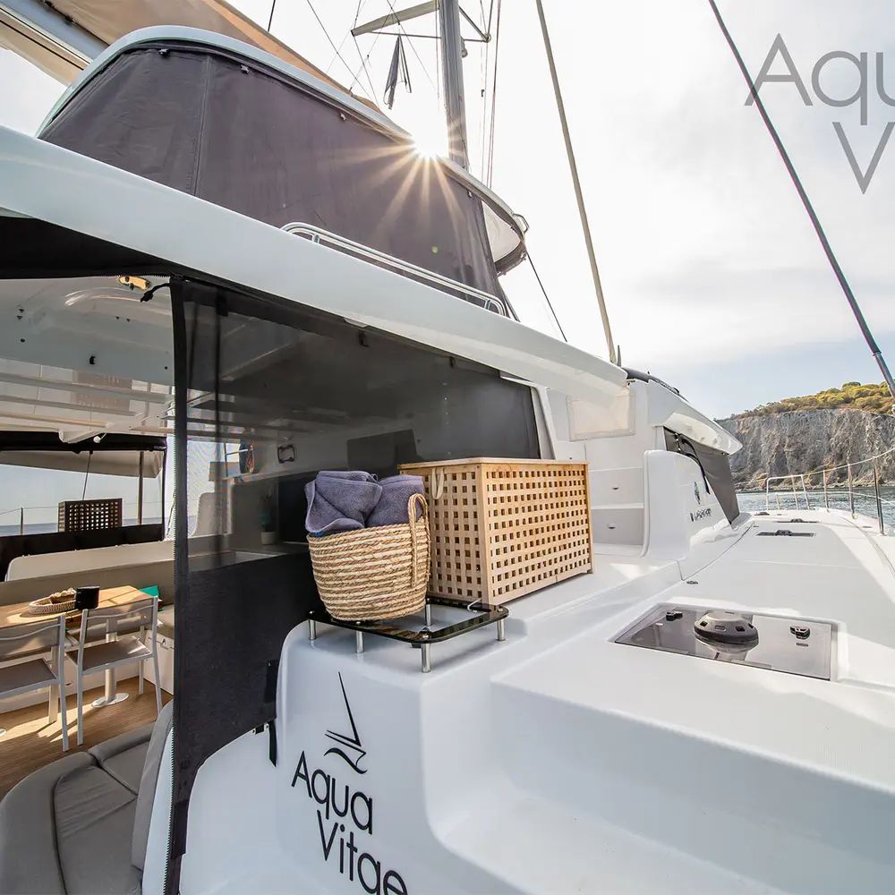 AQUA VITAE (generator, air condition, watermaker, 2 SUP free of charge, underwater lights) *Skippered only* 17
