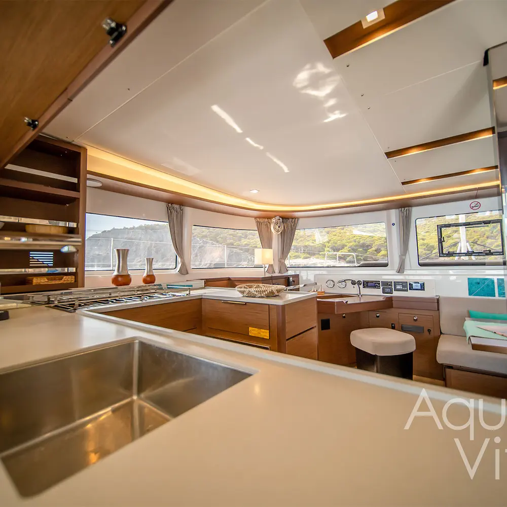 AQUA VITAE (generator, air condition, watermaker, 2 SUP free of charge, underwater lights) *Skippered only* 25