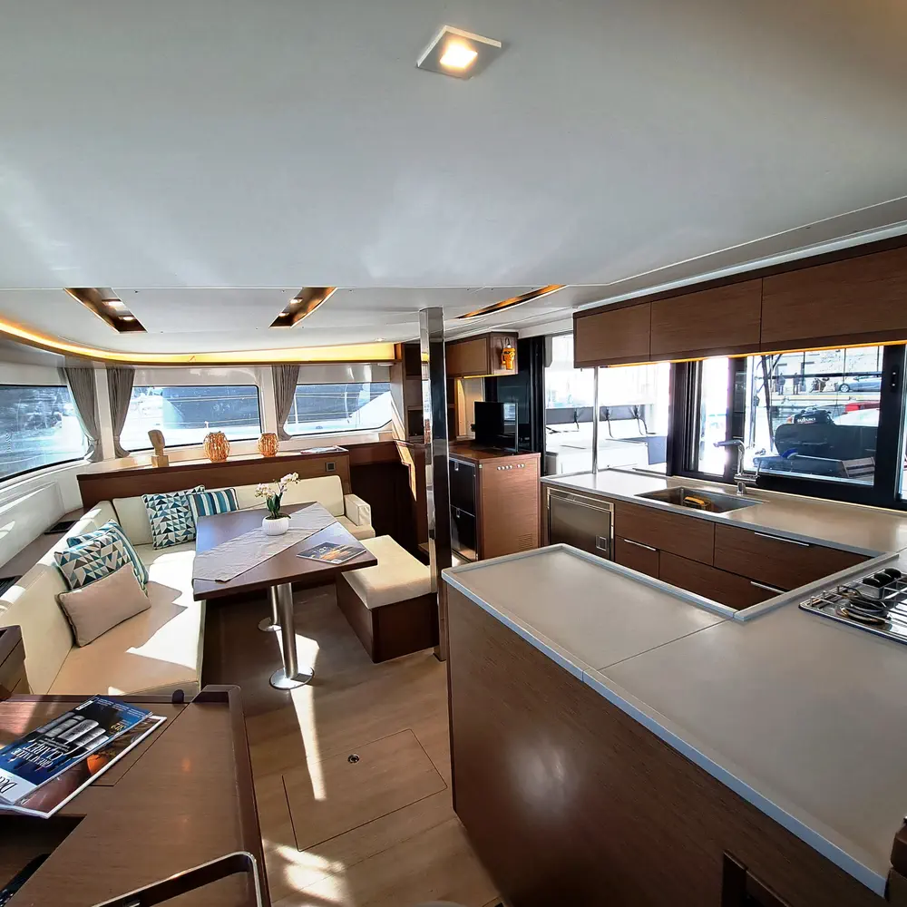 OMNIA  28