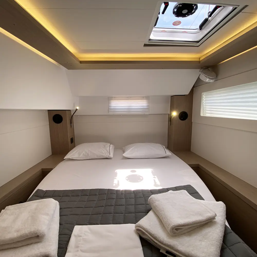 MOONDANCE (A/C , generator,watermaker) Skippered Only  19