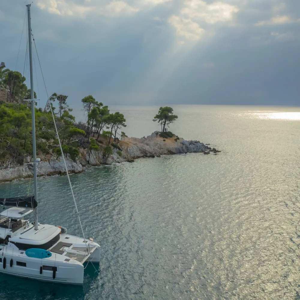 https://dsmkaagprkqin.cloudfront.net/images/lagoon/catamaran/lagoon-46/4457716870000103447-1746692323920122489-astraeus-1000x1000.webp