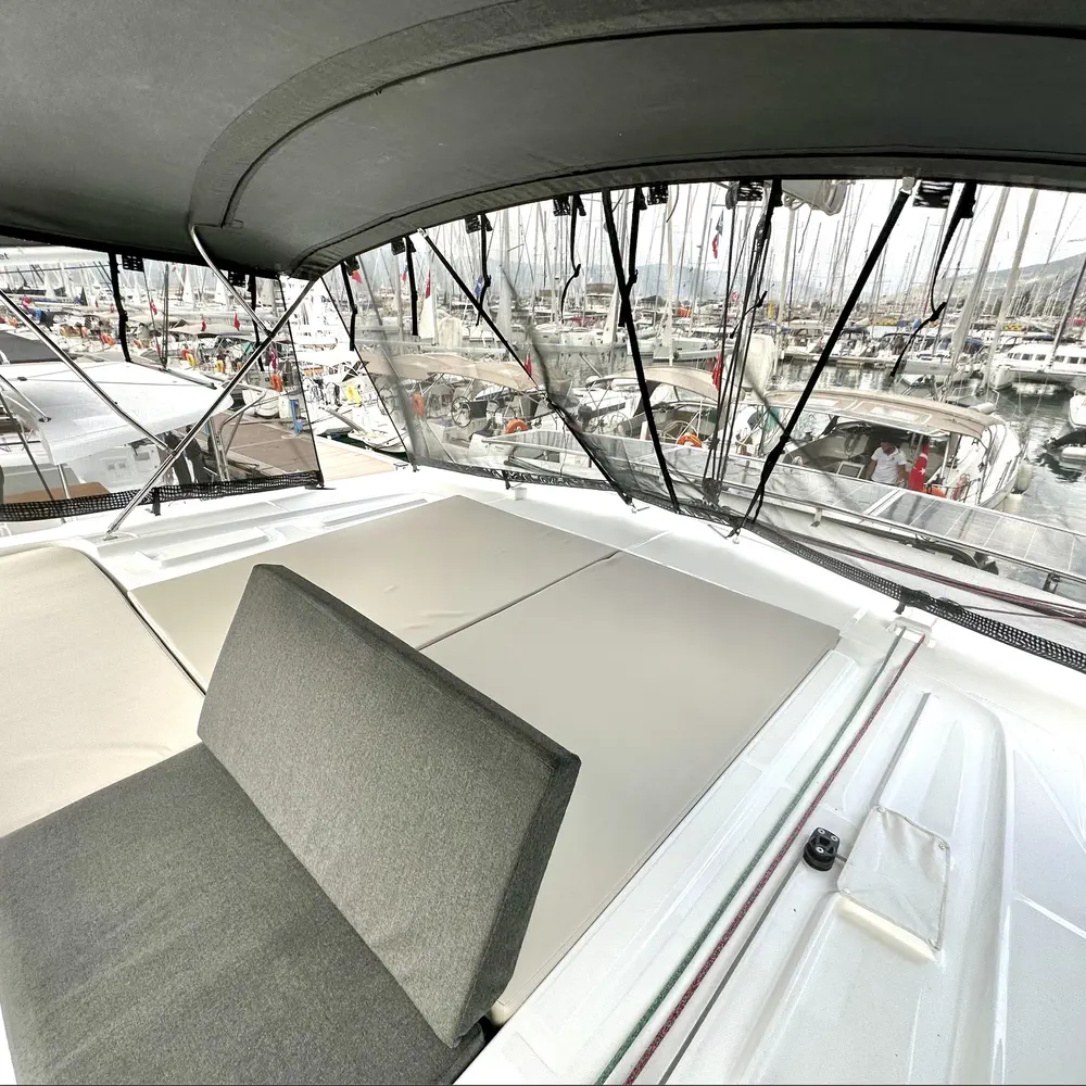 Sail Pegasus 10