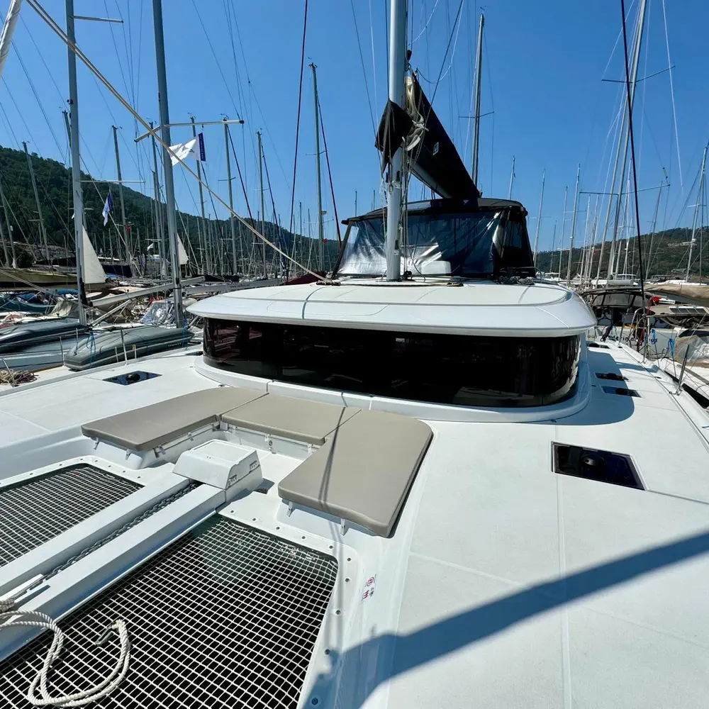 Sail Andromeda 9
