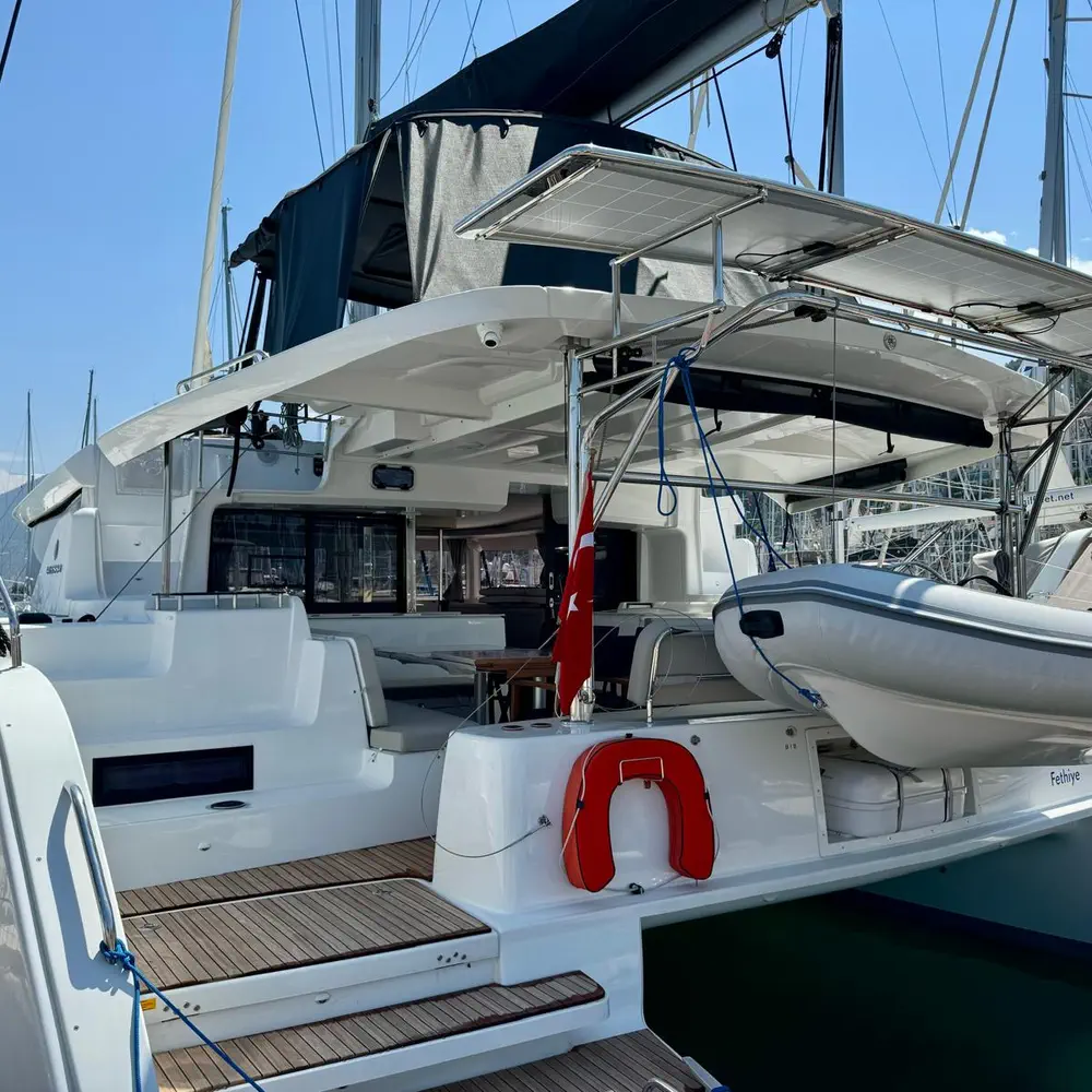 Sail Andromeda 12