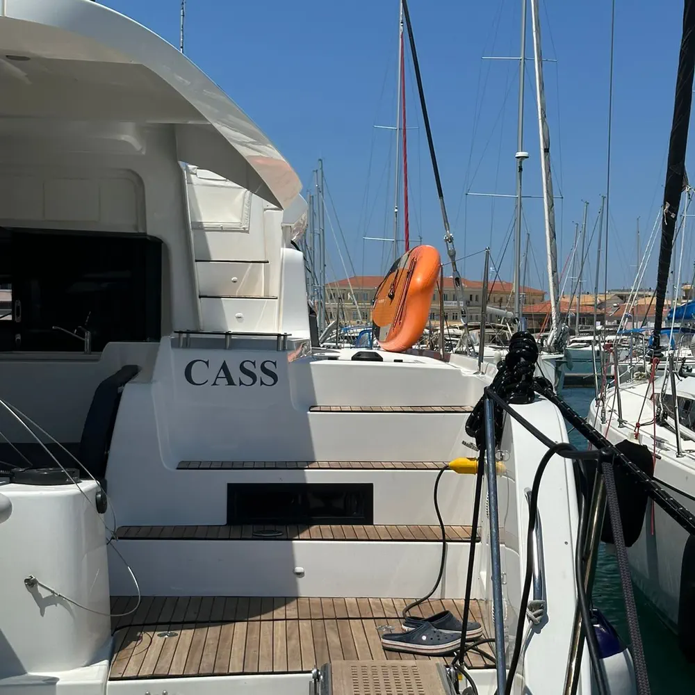 CASS (generator, air condition, water maker, inverter, teak cockpit, underwater lights, 2 SUP free of charge) 8