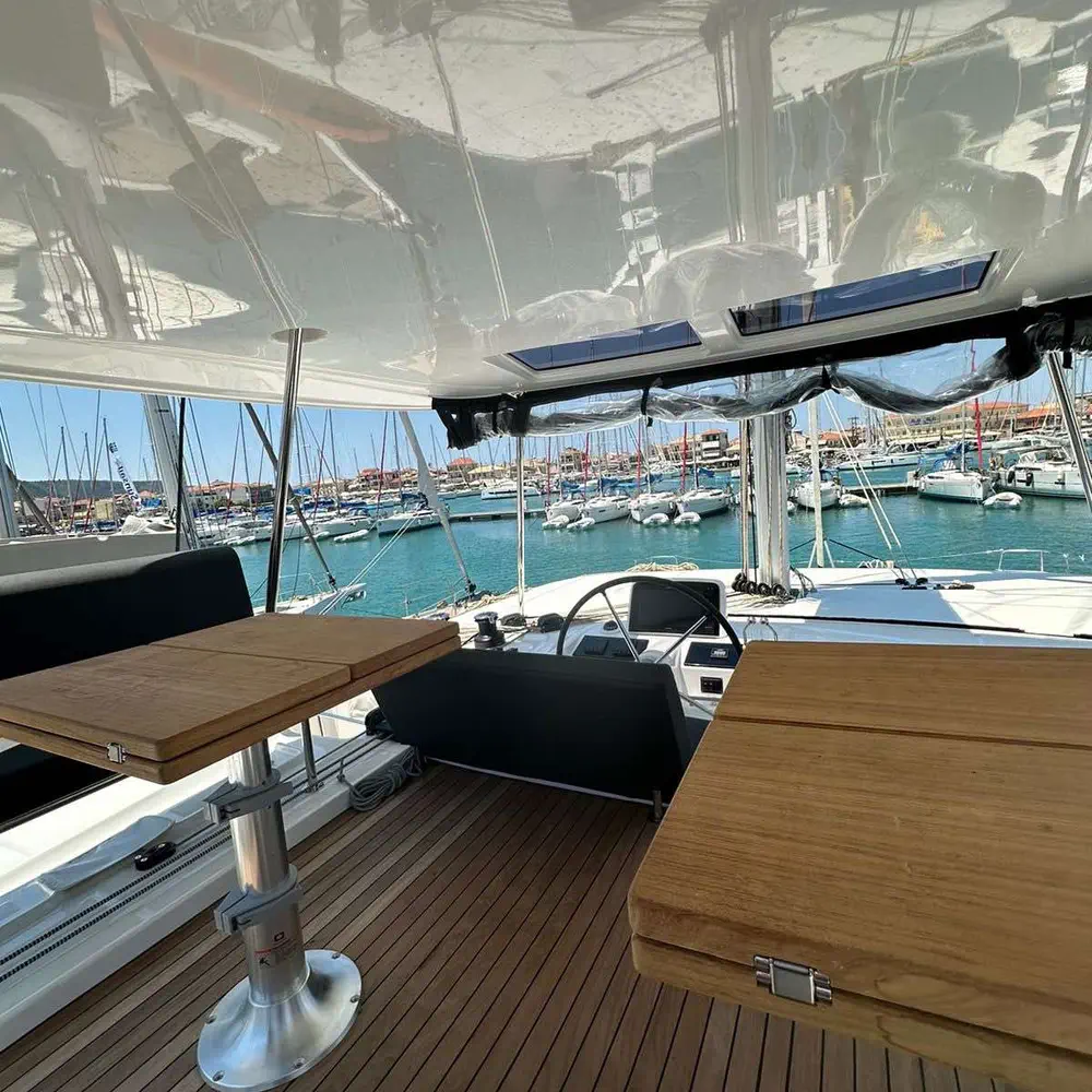 CASS (generator, air condition, water maker, inverter, teak cockpit, underwater lights, 2 SUP free of charge) 12