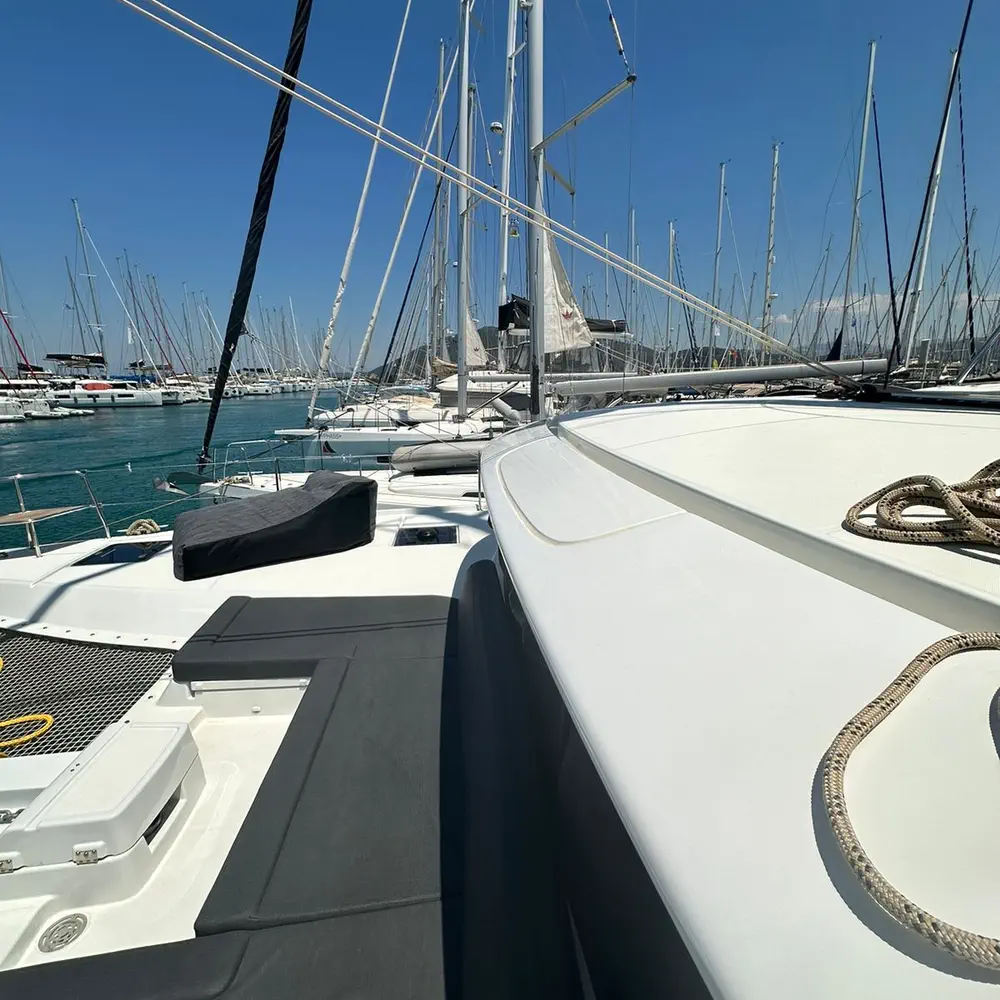 CASS (generator, air condition, water maker, inverter, teak cockpit, underwater lights, 2 SUP free of charge) 20