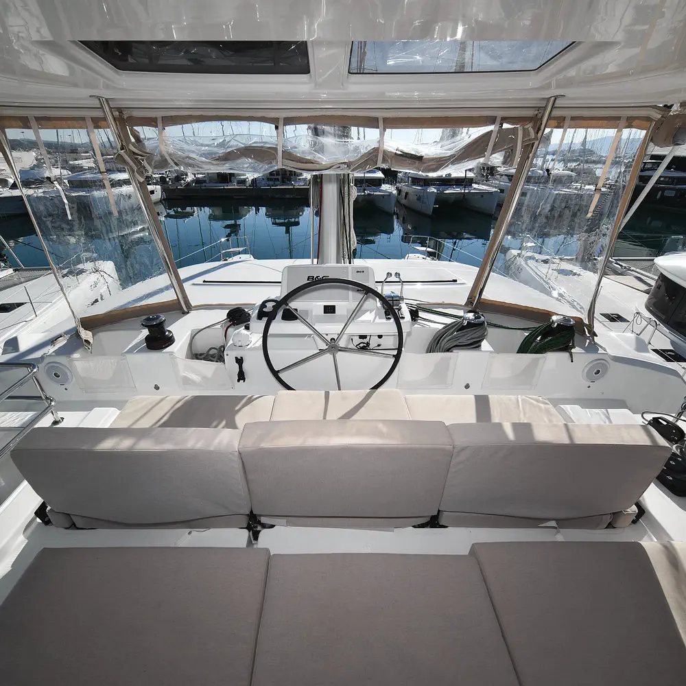 SHADOW 26