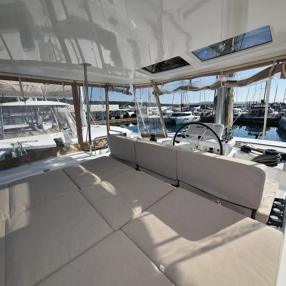 SHADOW 40
