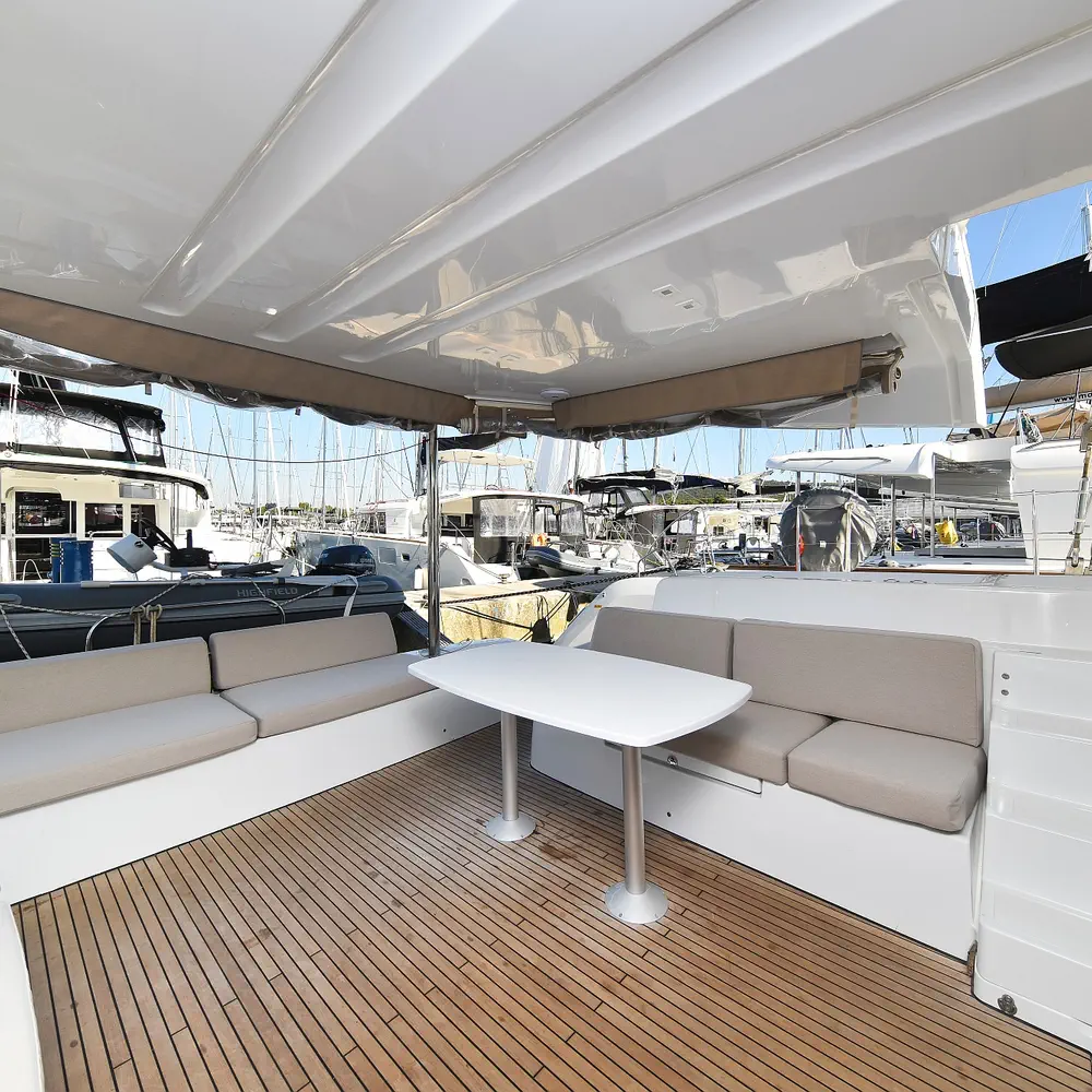 LUX 37