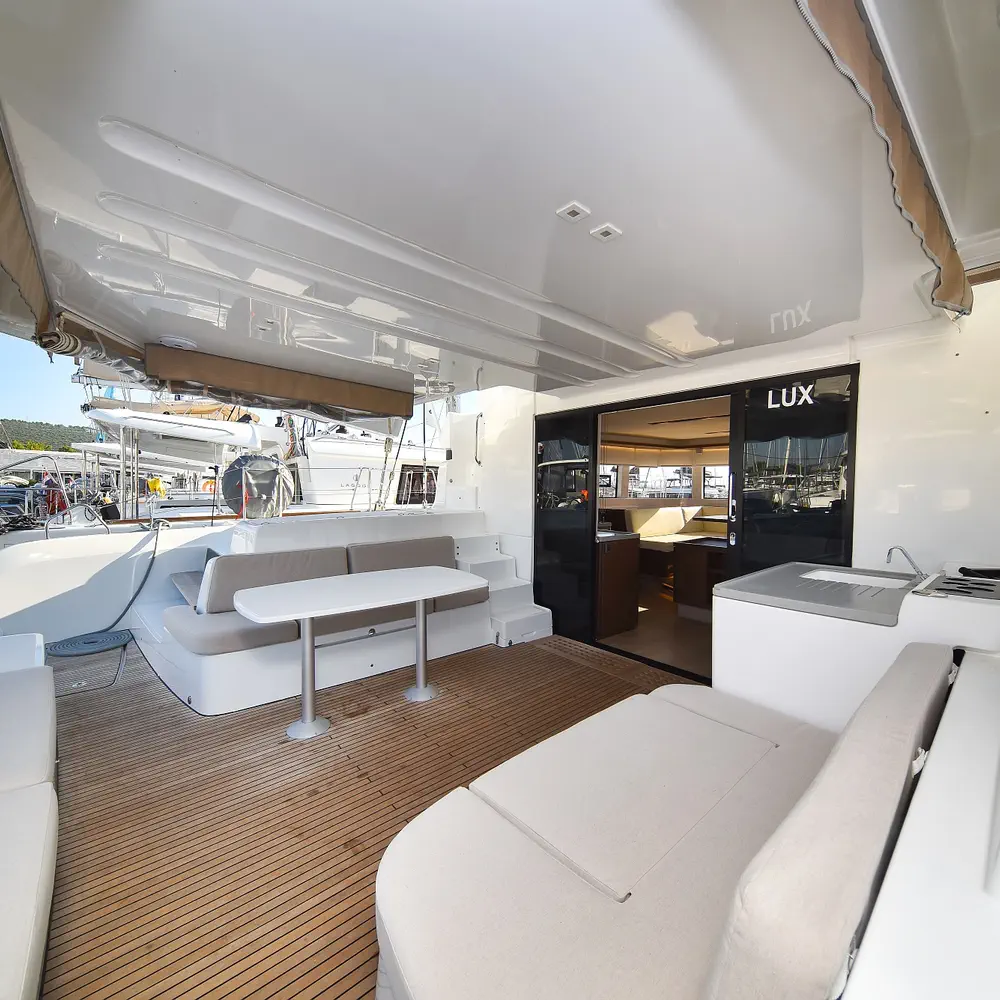 LUX 63