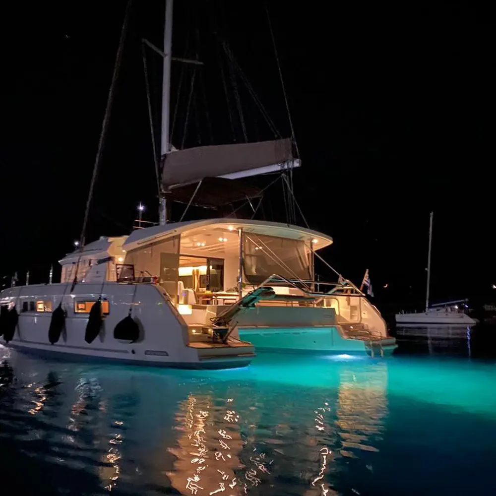 VICTORIA (VIP EQUIPPED, Generator, Air-condition, Watermaker, Teak cockpit, Underwater lights, TV, Icemaker, 2 SUP, Wifi) *Skippered only* 15