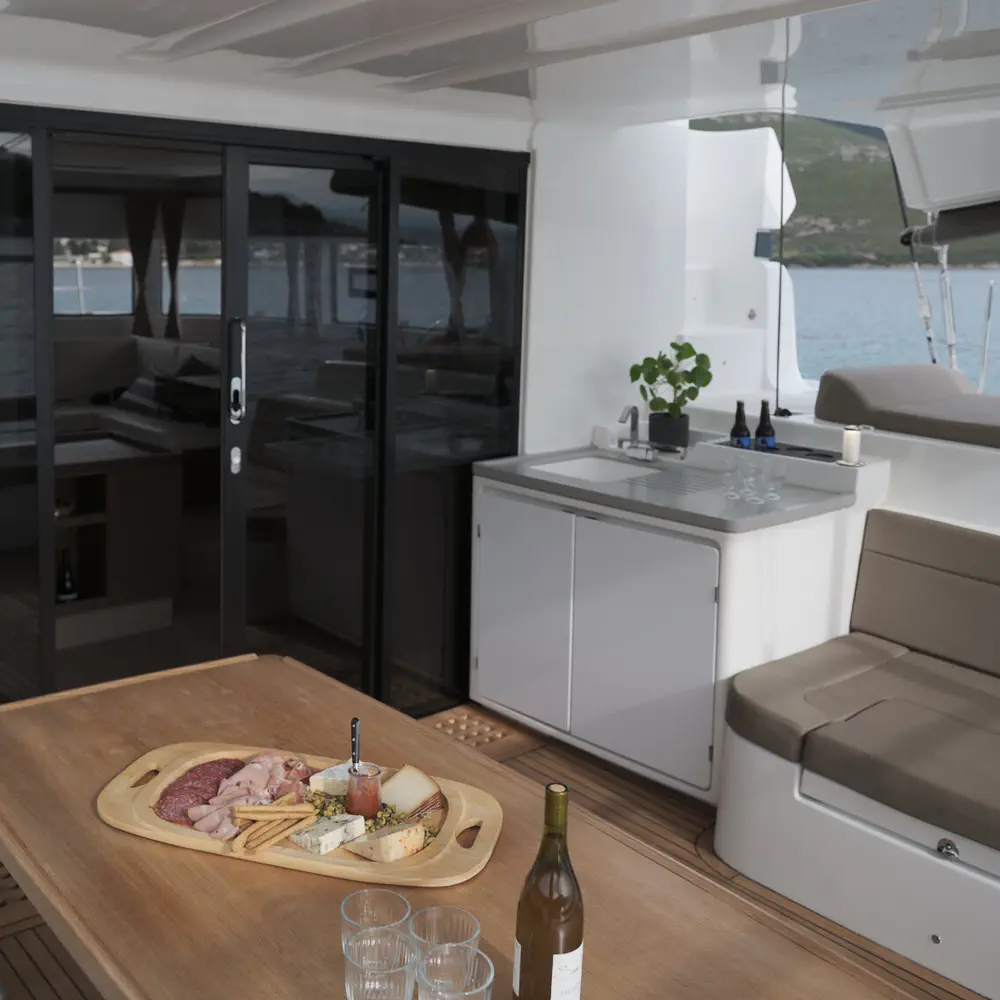 VICTORIA (VIP EQUIPPED, Generator, Air-condition, Watermaker, Teak cockpit, Underwater lights, TV, Icemaker, 2 SUP, Wifi) *Skippered only* 38