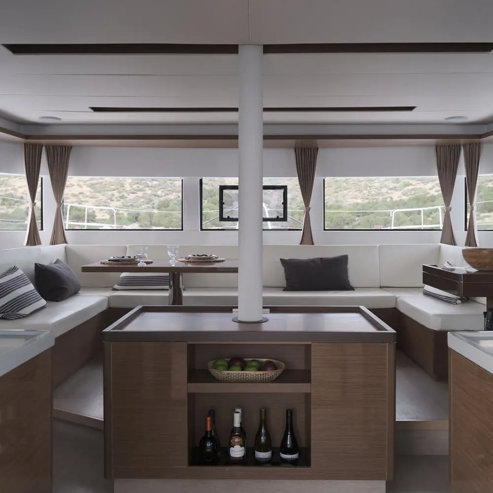 VICTORIA (VIP EQUIPPED, Generator, Air-condition, Watermaker, Teak cockpit, Underwater lights, TV, Icemaker, 2 SUP, Wifi) *Skippered only* 39