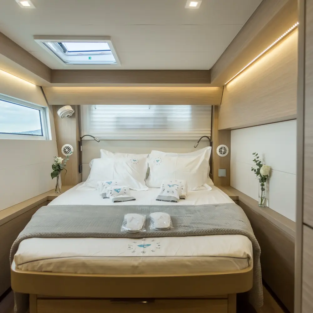 JEWEL (Charter rate includes VAT, Skipper Fee, Generator, Air-condition, Watermaker, Icemaker, Dishwasher, 2 SUP, Tubes, Kids Water-ski, Sea scooter, Electric BBQ) *Skippered only* 58