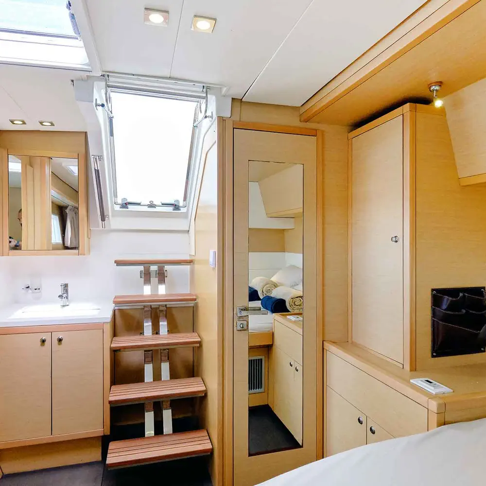 Queen of Hearts (A/C - Generator - Refit 2022) 2