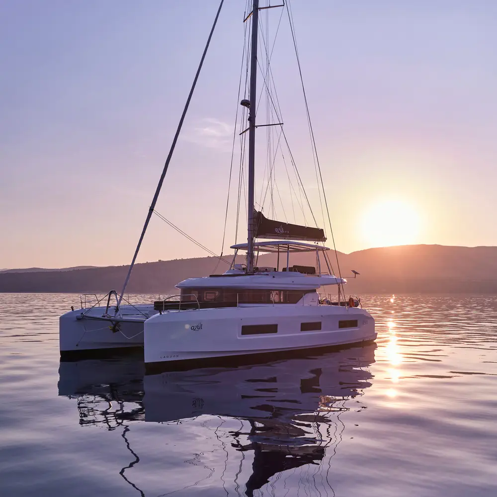 Main image of catamaran, Lagoon 55 AZUL