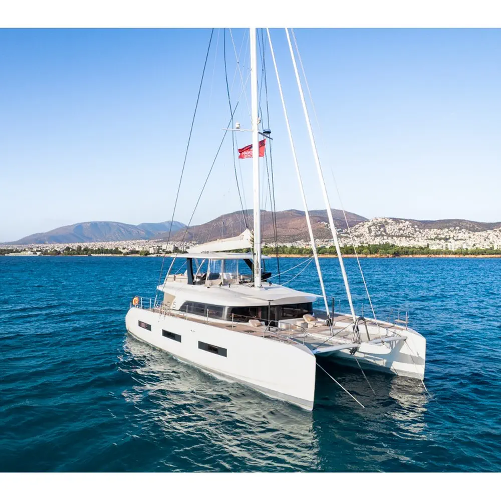 https://dsmkaagprkqin.cloudfront.net/images/lagoon/catamaran/lagoon-sixty-5/9273881192102996-1746636108066623046-white-caps-1000x1000.webp