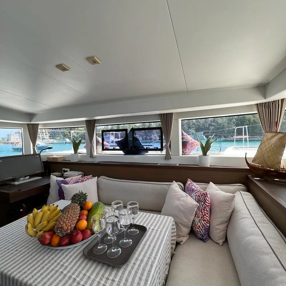 Sail La Vie 23