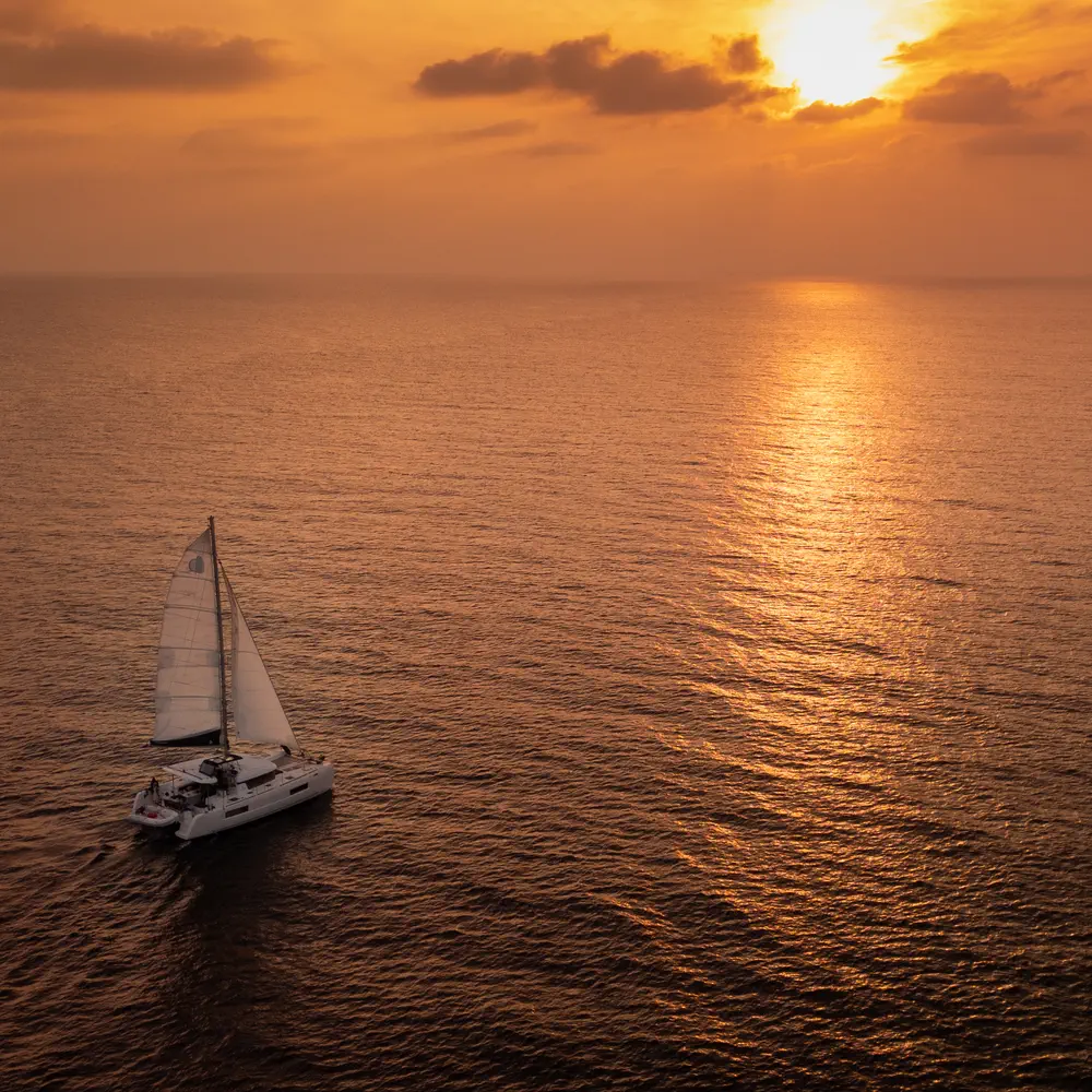 Sail La Vie 19