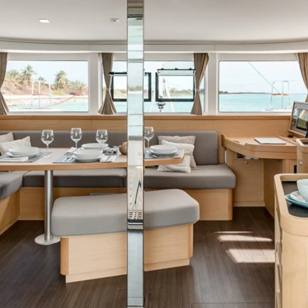 Sunsail Lagoon 424 Classic 4