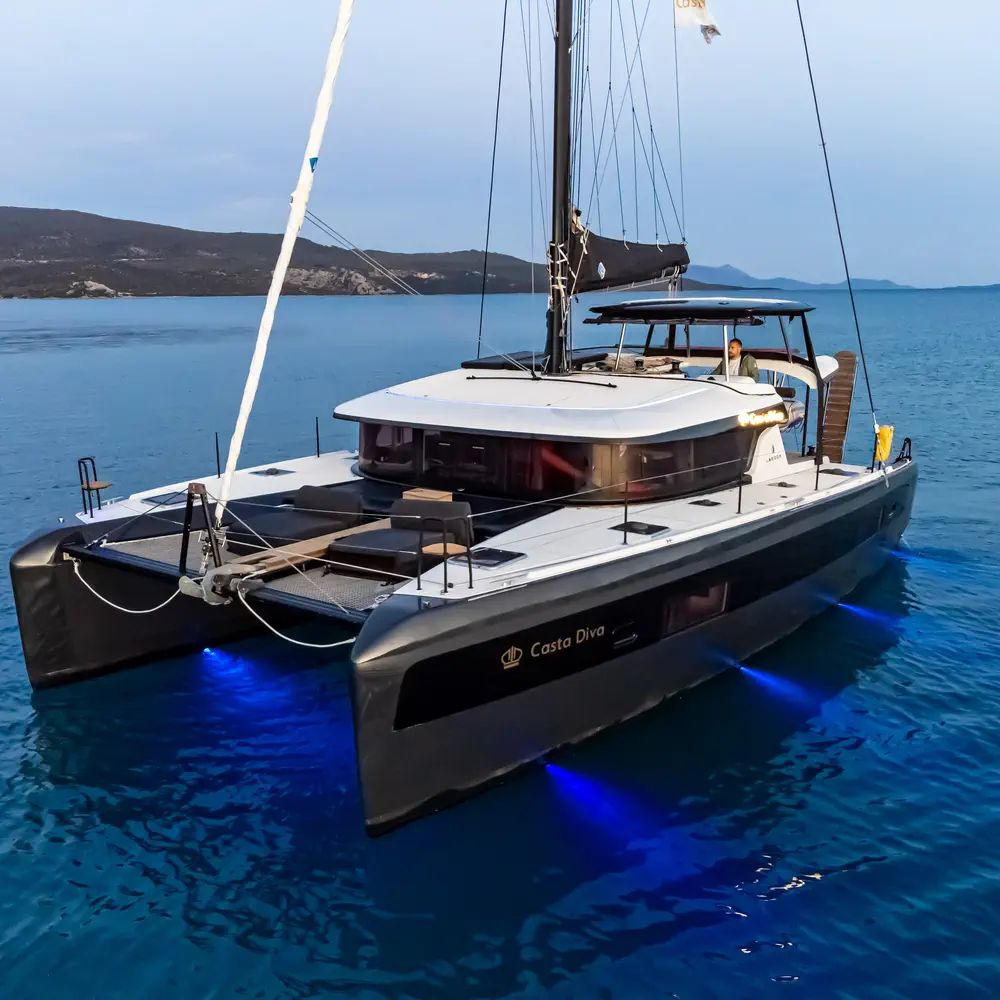 https://dsmkaagprkqin.cloudfront.net/images/lagoon/lagoon-42/catamaran/2707684520000104113-1746530746514609450-casta-diva-vip-equipped-1000x1000.webp