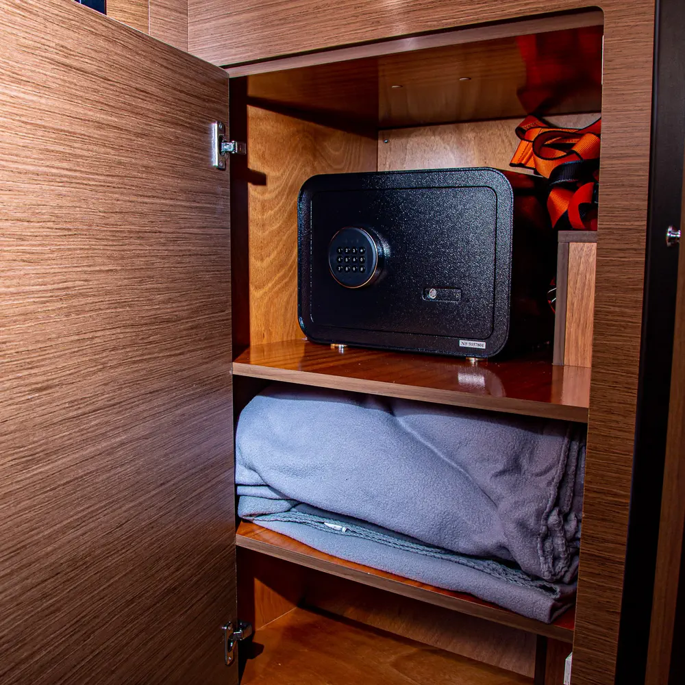 Casta Diva VIP-equipped 34