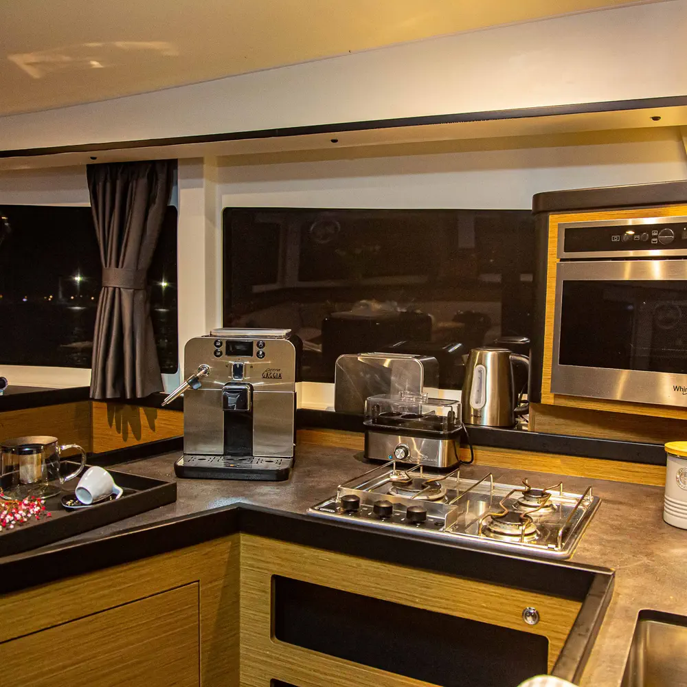 Casta Diva VIP-equipped 32