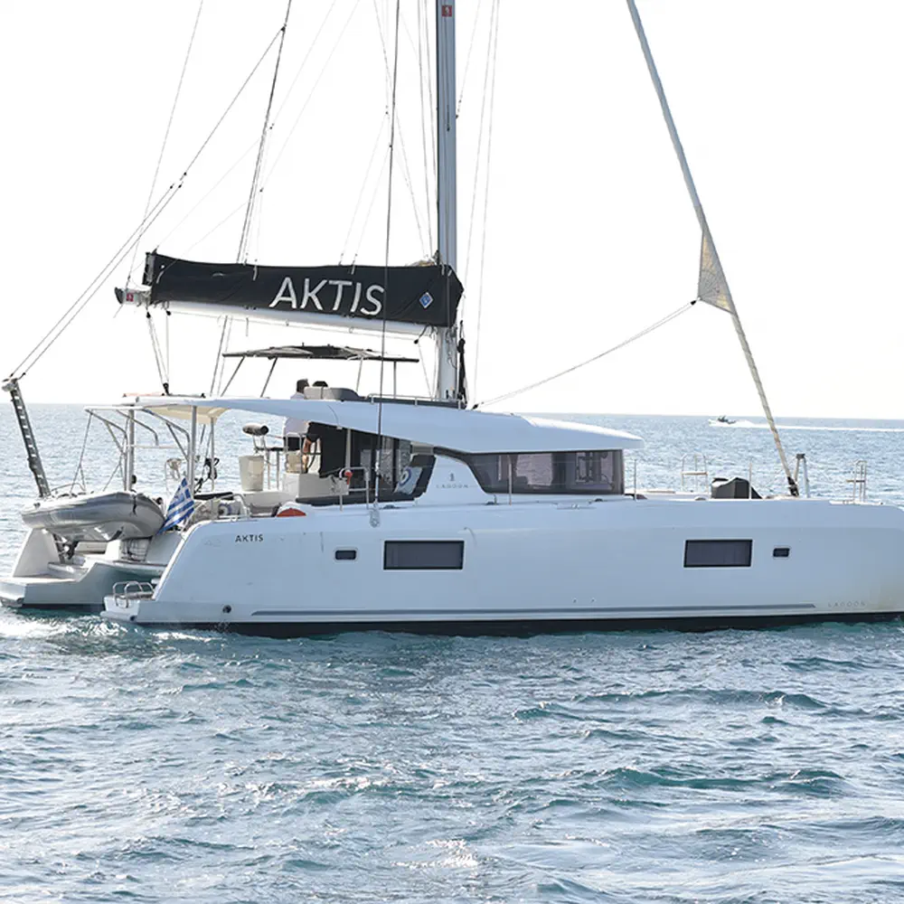AKTIS (air condition, generator, watermaker) 15